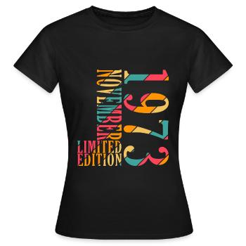 Novembre 1973 Anniversaire Novembre 1973 Novembre - T-shirt Femme - noir - Devant - AI Model Female 172 dark (172cm)