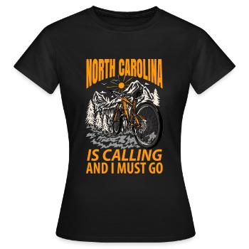 North Carolina abenteuer geschenk - Frauen T-Shirt - Schwarz - Vorne - AI Model Female 172 dark (172cm)