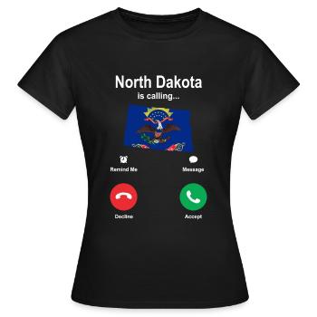 Voyage Dakota du Nord Cadeau - T-shirt Femme - noir - Devant - AI Model Female 172 dark (172cm)