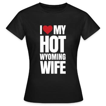 Wyoming ehefrau geschenk - Frauen T-Shirt - Schwarz - Vorne - AI Model Female 172 dark (172cm)