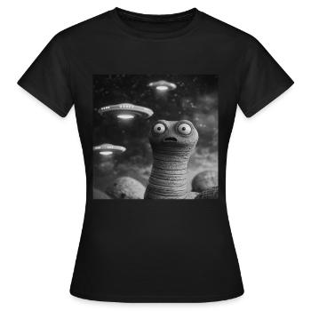Wurm - Frauen T-Shirt - Schwarz - Vorne - AI Model Female 172 dark (172cm)
