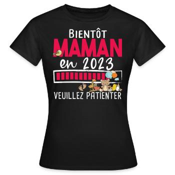 Maman 2023 Mère Bébé Naissance Cadeau Grossesse - T-shirt Femme - noir - Devant - AI Model Female 172 dark (172cm)