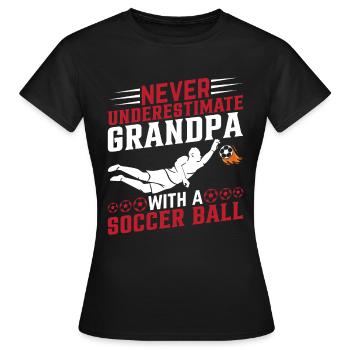 Soccer Player Grandpa Soccer Lover - Soccer Grandp - Frauen T-Shirt - Schwarz - Vorne - AI Model Female 172 dark (172cm)