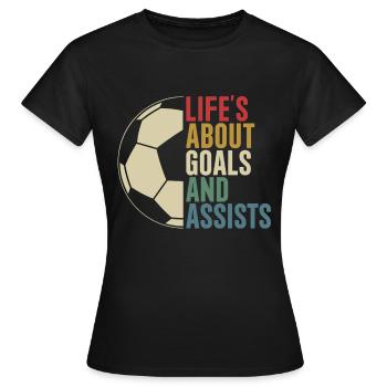 Life's About Goals And Assists Retro Fußball - Frauen T-Shirt - Schwarz - Vorne - AI Model Female 172 dark (172cm)
