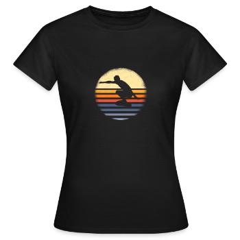 Surfer - Frauen T-Shirt - Schwarz - Vorne - AI Model Female 172 dark (172cm)