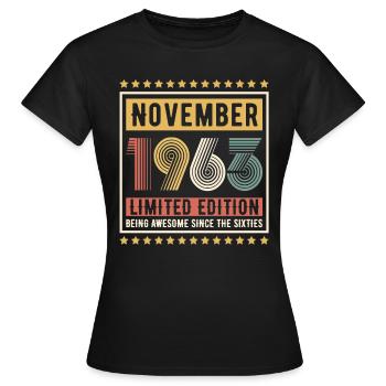 November 1963 Being Awesome Since The Sixties - Frauen T-Shirt - Schwarz - Vorne - AI Model Female 172 dark (172cm)
