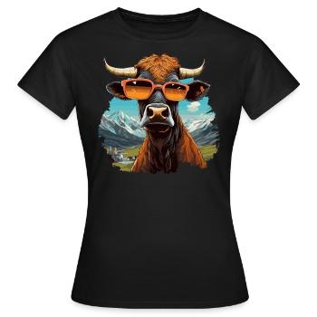 Vache cool en lunettes de soleil dans un paysage de montagne - T-shirt Femme - noir - Devant - AI Model Female 172 dark (172cm)