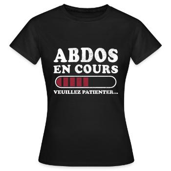 Bauchmuskeln in Arbeit, bitte warten - Frauen T-Shirt - Schwarz - Vorne - AI Model Female 172 dark (172cm)
