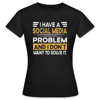 Les réseaux sociaux sont mon passe-temps - T-shirt Femme - noir - Devant - AI Model Female 172 dark (172cm)