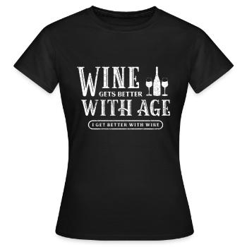 Le vin s’améliore avec l’âge, je m’améliore avec le vin - T-shirt Femme - noir - Devant - AI Model Female 172 dark (172cm)