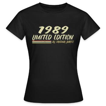 1989 Geburtstagsgeschenkidee 1989 - Frauen T-Shirt - Schwarz - Vorne - AI Model Female 172 dark (172cm)