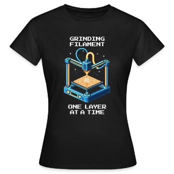Filament Layer by Layer | 3D Printing Printing Quality - Women's T-Shirt - black - Front - AI Model Female 172 dark (172cm)