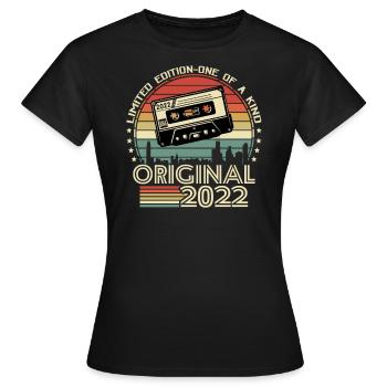 Retro B-Day Gift '22 - Frauen T-Shirt - Schwarz - Vorne - AI Model Female 172 dark (172cm)