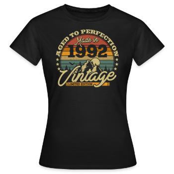 Vintage Geburtstagsgeschenk 1992 - Frauen T-Shirt - Schwarz - Vorne - AI Model Female 172 dark (172cm)