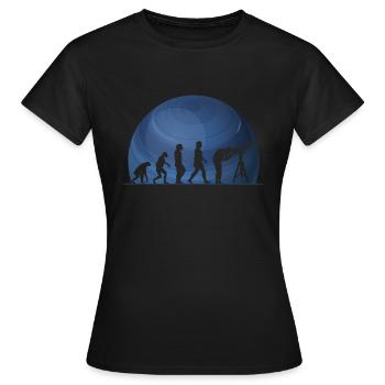 Neptun - Frauen T-Shirt - Schwarz - Vorne - AI Model Female 172 dark (172cm)