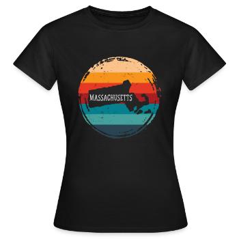 Massachusetts - Frauen T-Shirt - Schwarz - Vorne - AI Model Female 172 dark (172cm)