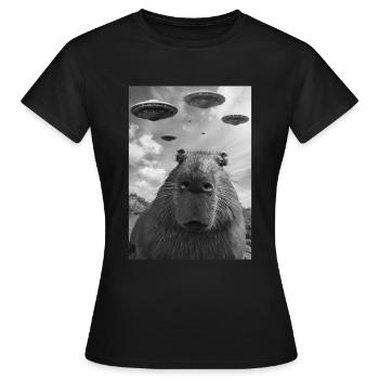 Ufo Selfie Capybara - Frauen T-Shirt - Schwarz - Vorne - AI Model Female 172 dark (172cm)