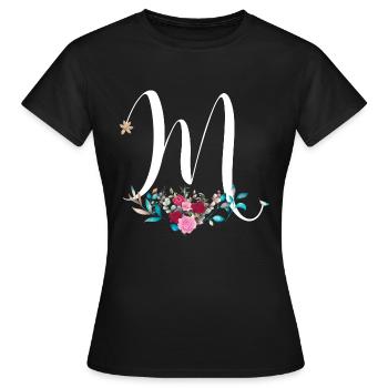 Prenom en M Initiale cadeau personnalisé - T-shirt Femme - noir - Devant - AI Model Female 172 dark (172cm)
