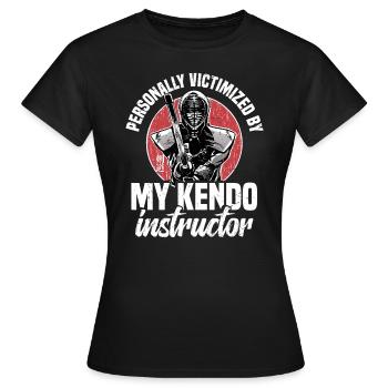 Victime personnelle de mon professeur de kendo - T-shirt Femme - noir - Devant - AI Model Female 172 dark (172cm)