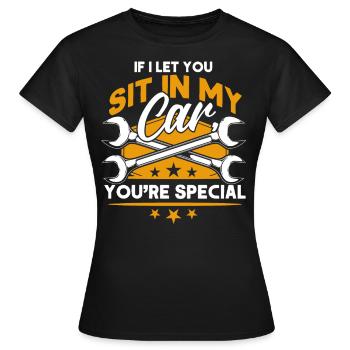 Lustig Autowerkstatt KFZ Mechaniker Autoliebhaber - Frauen T-Shirt - Schwarz - Vorne - AI Model Female 172 dark (172cm)