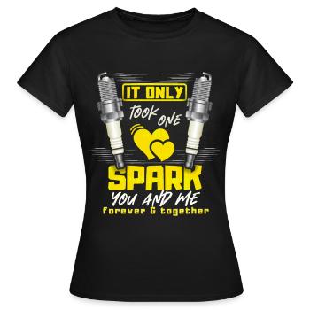 Bougies d’allumage, Bougie d’allumage, slogan de la Saint-Valentin - T-shirt Femme - noir - Devant - AI Model Female 172 dark (172cm)
