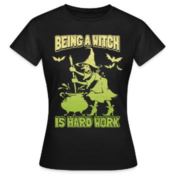 Hexe, Hexenkunst, Witchcraft, Hexengebräu, Spruch - Frauen T-Shirt - Schwarz - Vorne - AI Model Female 172 dark (172cm)