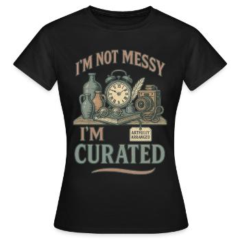 Collectionneur d’antiquités Messy Curated - T-shirt Femme - noir - Devant - AI Model Female 172 dark (172cm)