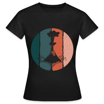 Cool Vintage éruption volcanique campeurs rétro cadeau - T-shirt Femme - noir - Devant - AI Model Female 172 dark (172cm)