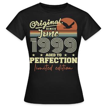 Né en Juin 1999, Juin 1999, Né juin 1999 June 1999 - T-shirt Femme - noir - Devant - AI Model Female 172 dark (172cm)