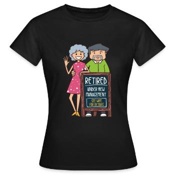 Rentner unter neuer Leitung - Frauen T-Shirt - Schwarz - Vorne - AI Model Female 172 dark (172cm)