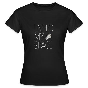 L'astronaute dans l'espace - T-shirt Femme - noir - Devant - AI Model Female 172 dark (172cm)