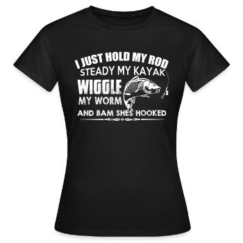 FISHING - Frauen T-Shirt - Schwarz - Vorne - AI Model Female 172 dark (172cm)