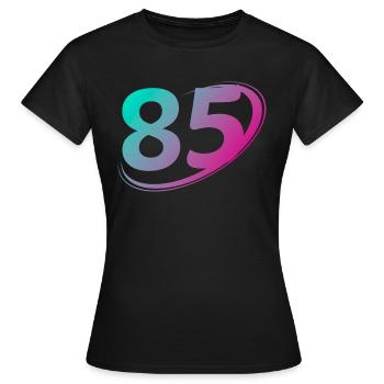 Nummer 85 mehrfarbig - Frauen T-Shirt - Schwarz - Vorne - AI Model Female 172 dark (172cm)