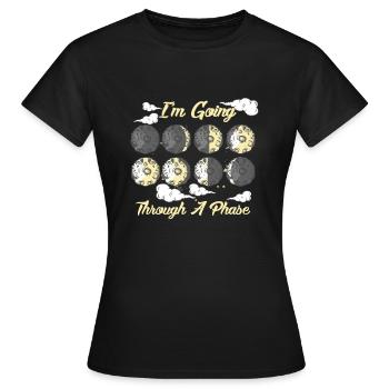 Je traverse une phase - Galaxie d'astronomie - T-shirt Femme - noir - Devant - AI Model Female 172 dark (172cm)