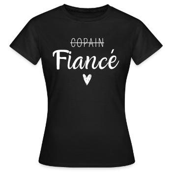 Fiancé - T-shirt Femme - noir - Devant - AI Model Female 172 dark (172cm)