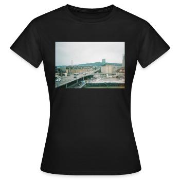 Prime Tower Zürich - Frauen T-Shirt - Schwarz - Vorne - AI Model Female 172 dark (172cm)