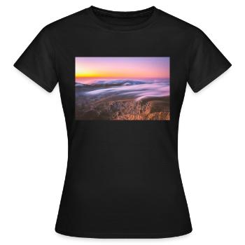 Epischer Sonnenaufgang vom Gipfel des Olymp - Frauen T-Shirt - Schwarz - Vorne - AI Model Female 172 dark (172cm)