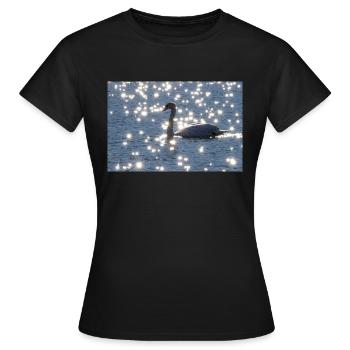 Cygne avec des étoiles de soleil - T-shirt Femme - noir - Devant - AI Model Female 172 dark (172cm)