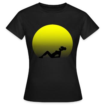 Silhouette Frau Sonnenbaden - Frauen T-Shirt - Schwarz - Vorne - AI Model Female 172 dark (172cm)