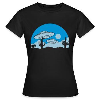 Wüsten UFOs Mystery Szene - Frauen T-Shirt - Schwarz - Vorne - AI Model Female 172 dark (172cm)
