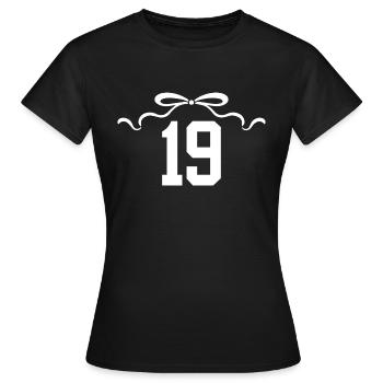 Numéro 19 noeud - 19e anniversaire - T-shirt Femme - noir - Devant - AI Model Female 172 dark (172cm)