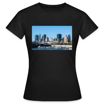 Vue panoramique sur les toits de Montréal depuis le port - T-shirt Femme - noir - Devant - AI Model Female 172 dark (172cm)