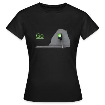 Le feu de circulation brille en vert devant le gris - T-shirt Femme - noir - Devant - AI Model Female 172 dark (172cm)