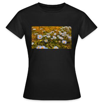 Daisies in Bloom - Women's T-Shirt - black - Front - AI Model Female 172 dark (172cm)