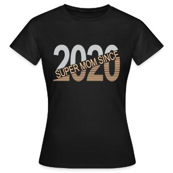 Super Mama seit 2020 - Frauen T-Shirt - Schwarz - Vorne - AI Model Female 172 dark (172cm)