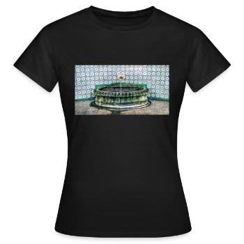 Fontaine Fonte Mourisca à Sintra, Portugal - T-shirt Femme - noir - Devant - AI Model Female 172 dark (172cm)