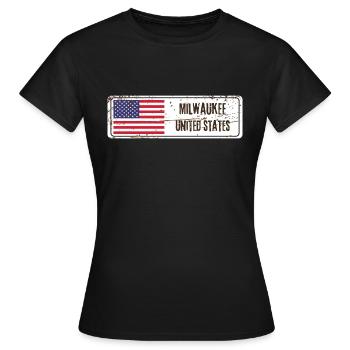 Milwaukee Drapeau des États-Unis - T-shirt Femme - noir - Devant - AI Model Female 172 dark (172cm)
