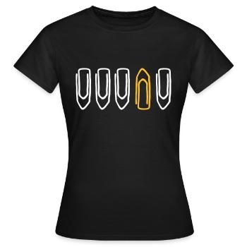 Büroklammer - Be different - Geschenk für Kollegen - Frauen T-Shirt - Schwarz - Vorne - AI Model Female 172 dark (172cm)