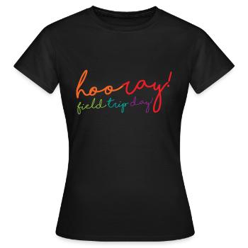 Hourra, journée d’excursion sur le terrain! 2 - T-shirt Femme - noir - Devant - AI Model Female 172 dark (172cm)
