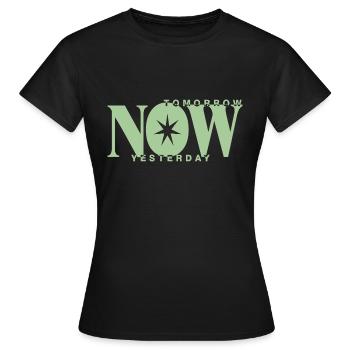 demain maintenant hier - T-shirt Femme - noir - Devant - AI Model Female 172 dark (172cm)